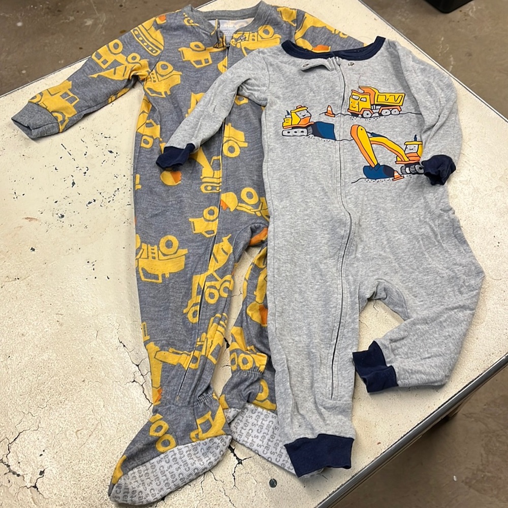 Construction themed pajamas, lot of 2
